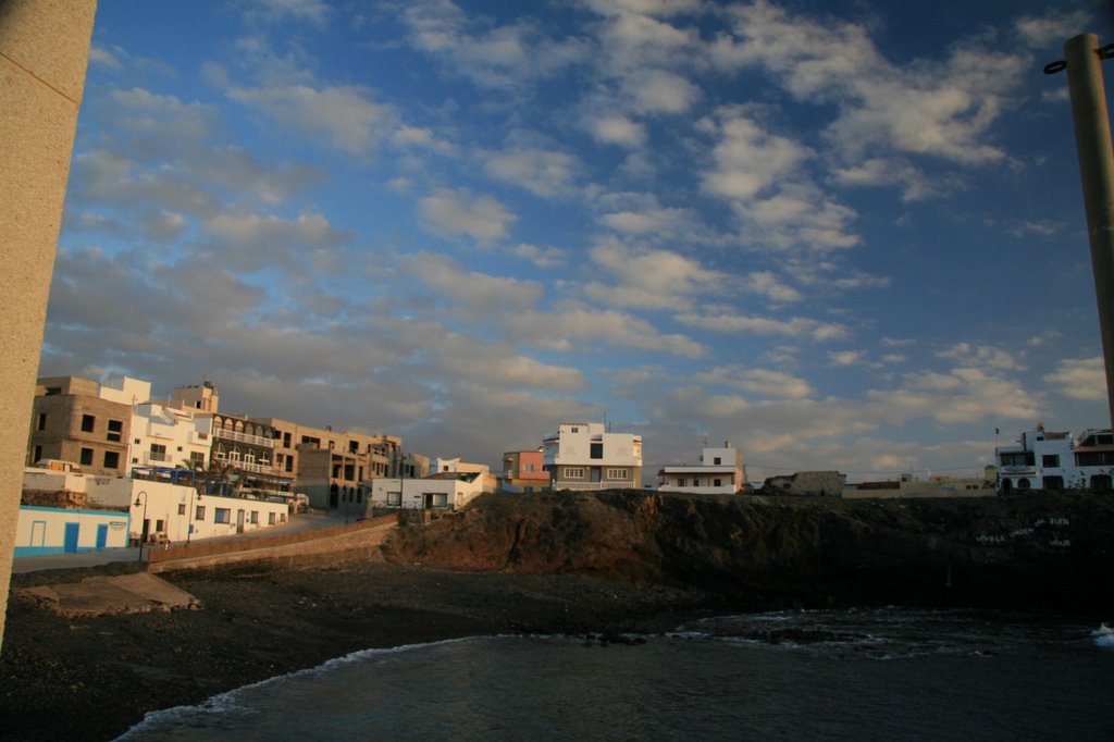 View of the old harbour at sunset by Deanoo