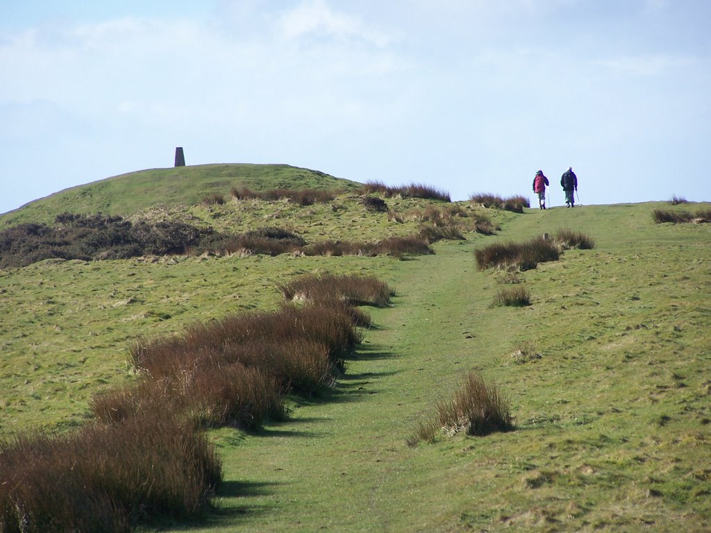 Mynydd y Garth by brian lloyd