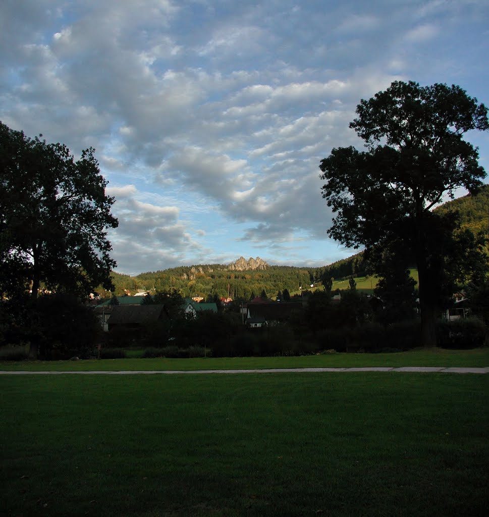 Podvečer na Malé Skále (early evening in Malá Skála), pohled na Suché Skály - Český ráj by Rodrich