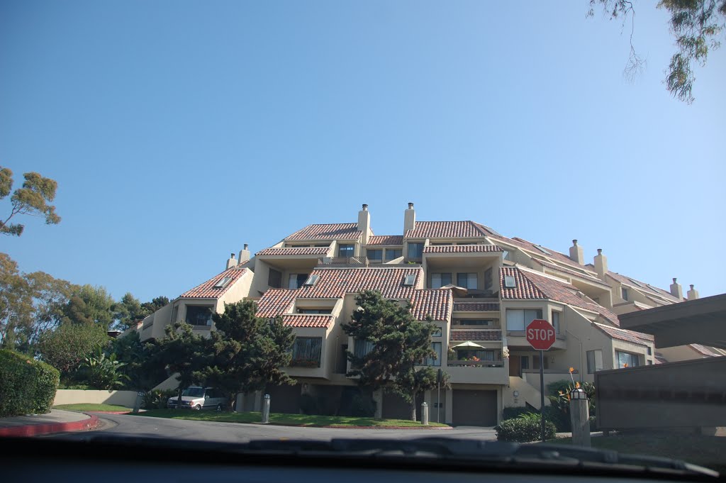 Promontory Point Villa Apartments, Newport Beach, CA, NB photo by Nelson Brackin