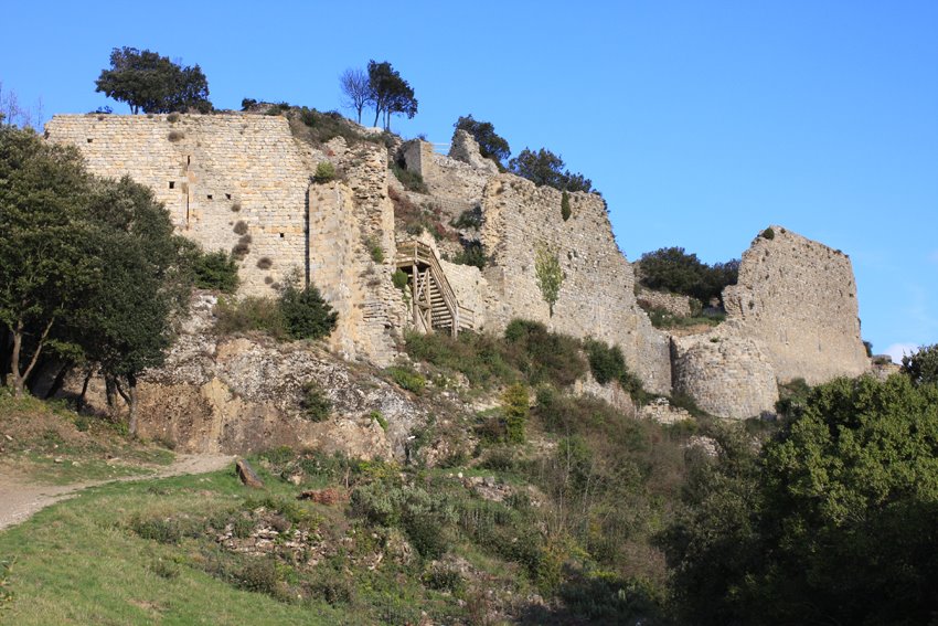 Angle sud-est et entrée du château by Philoup