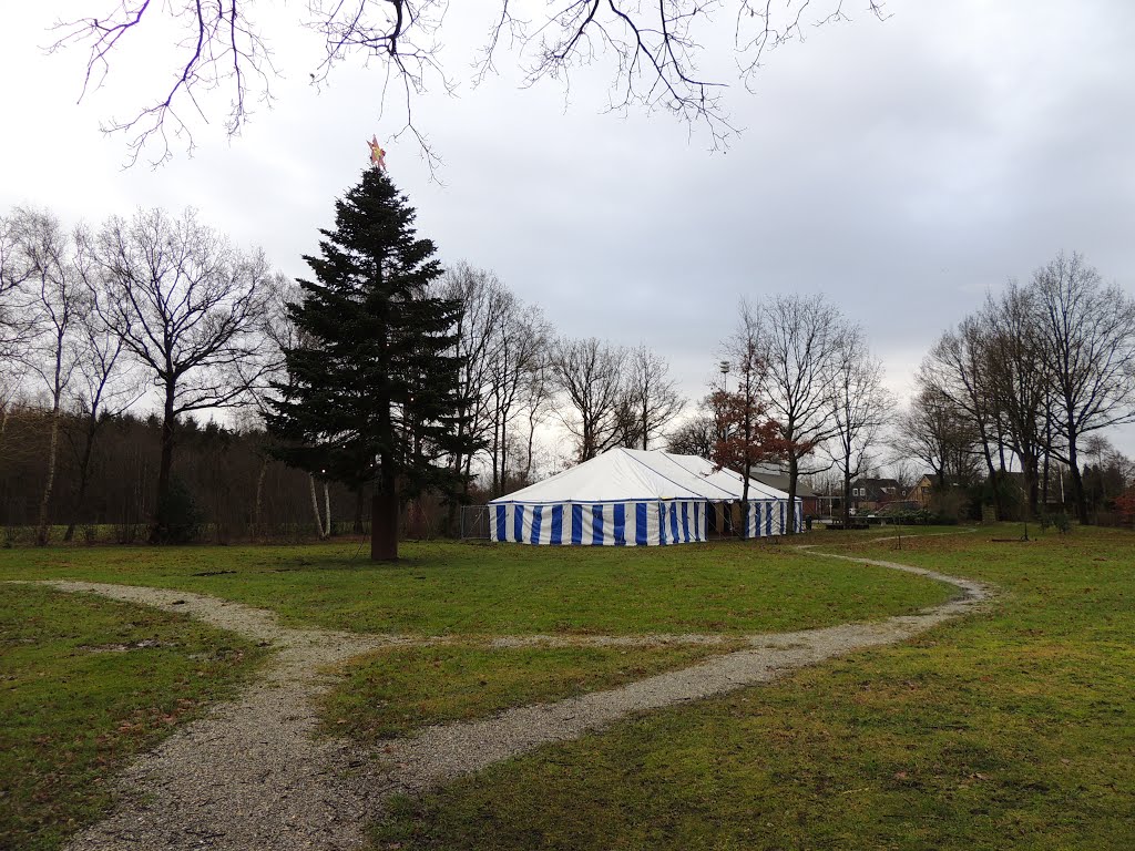 Feesttent in het park. (BB) by Bayke de Vries