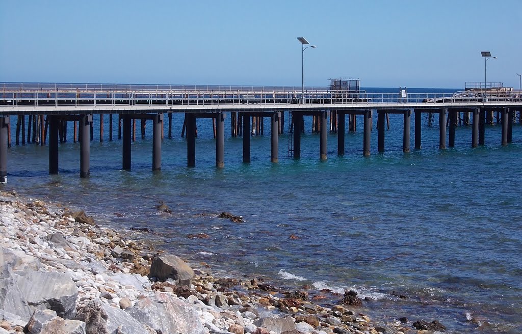 Modern jetty for fishing and divers by Phaedrus Fleurieu