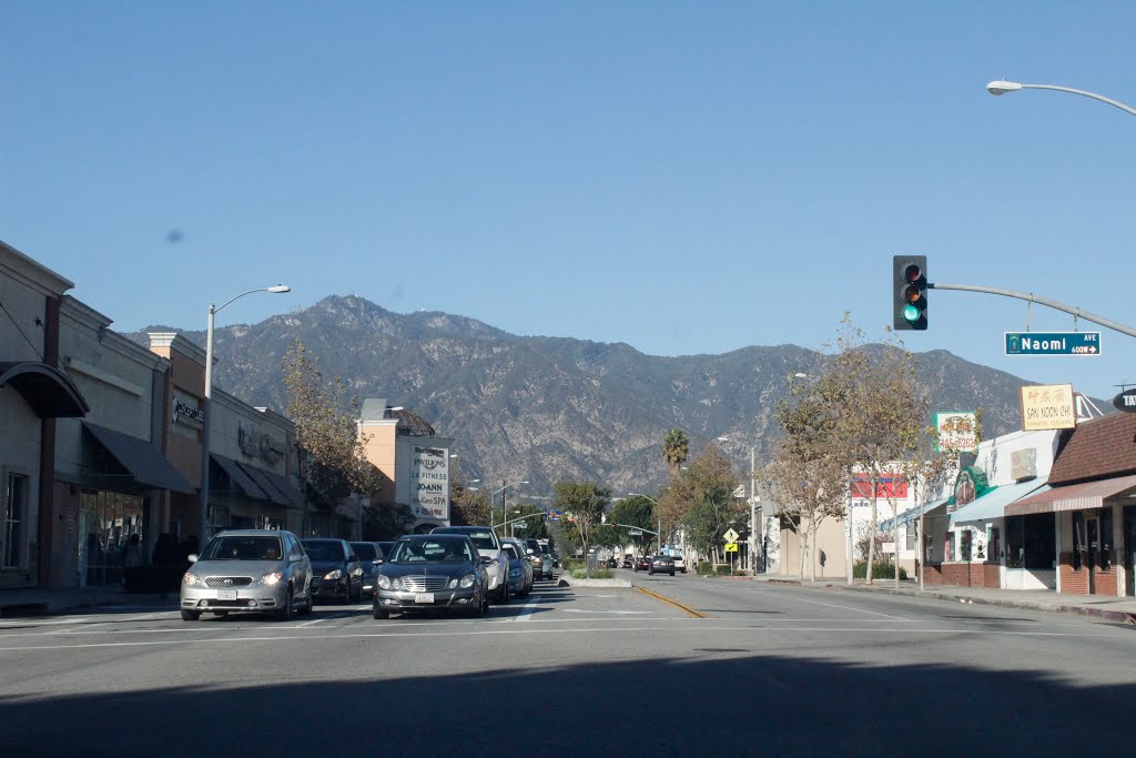 Naomi Ave. and Baldwin Ave. Arcadia California by 李苏