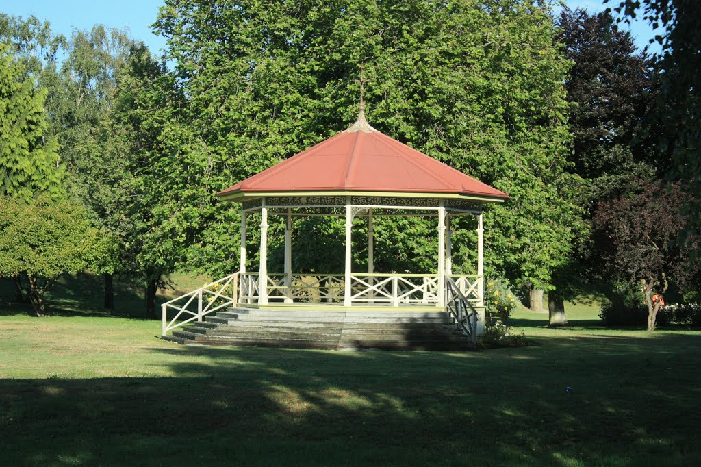 Band Retunder At Kaiapoi by Steve Busson