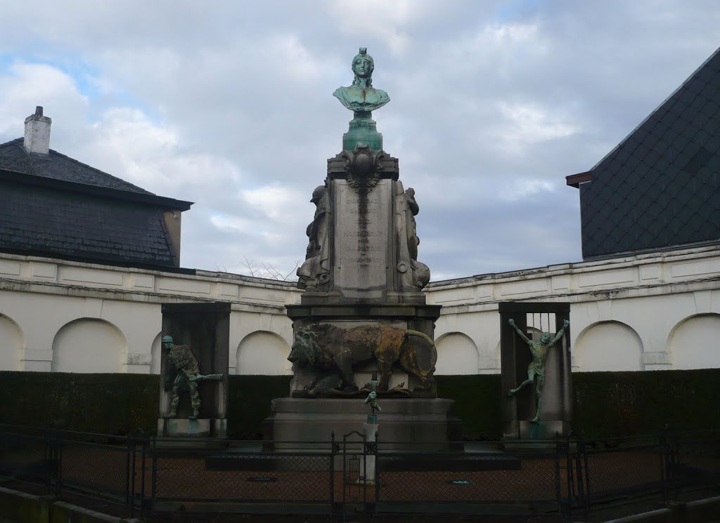 War monument / Monceau-sur-Sambre / Belgium by cebtrade The Netherlands