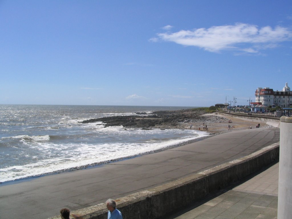 Porthcawl Esplanade and Hotel by terrencemorgan