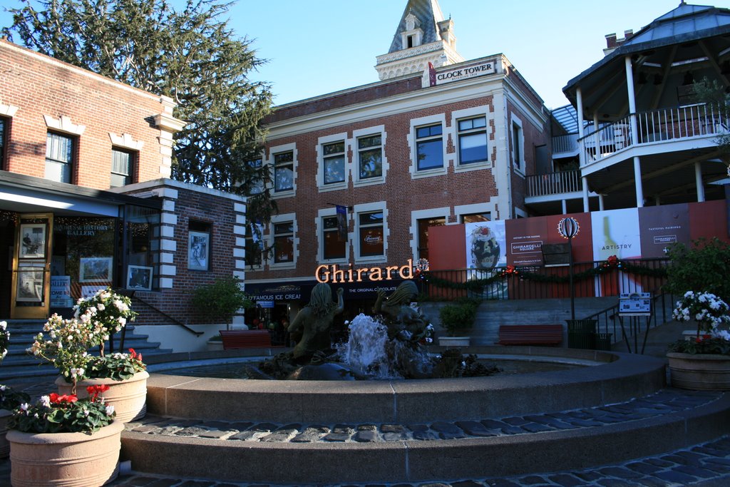 Ghirardelli Square by Rosencruz Sumera