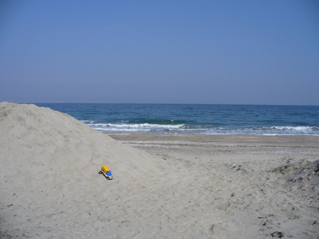 Pomorie - lonely beach by lorny