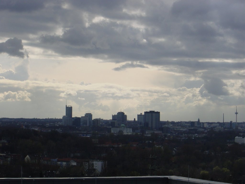 Blick vom Dach der Kohlenwäsche auf die Essener City by Katharina Niehrenhei…