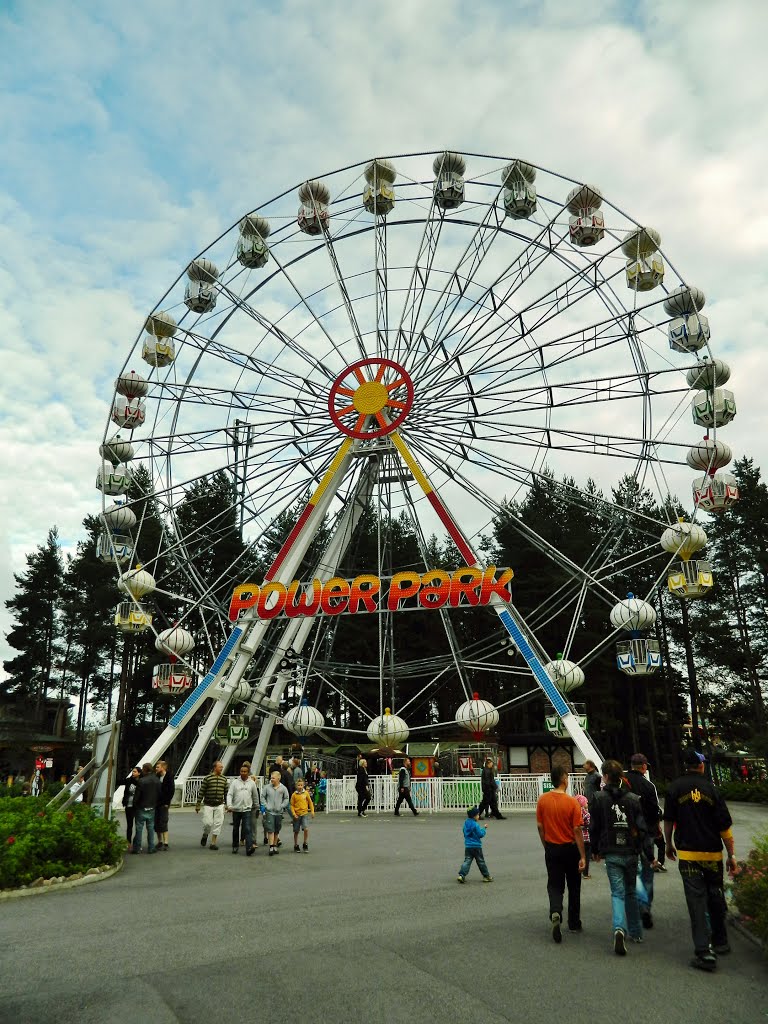 Powerpark Giant wheel. Alahärmä Finland. by rai-rai