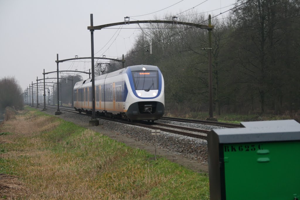 Trains at zuiderdijk Dordrecht by wko1982