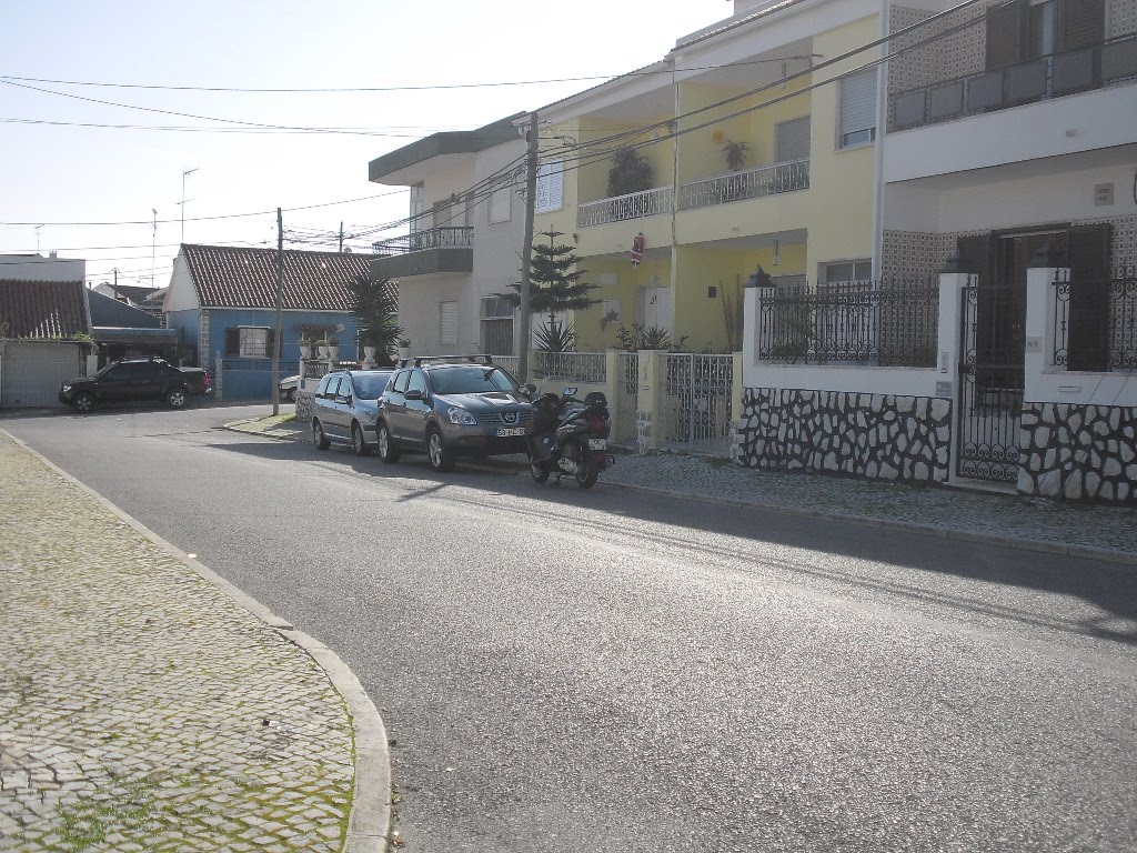 Rua Castilho - Vale de Milhaços by PortugalPhotos