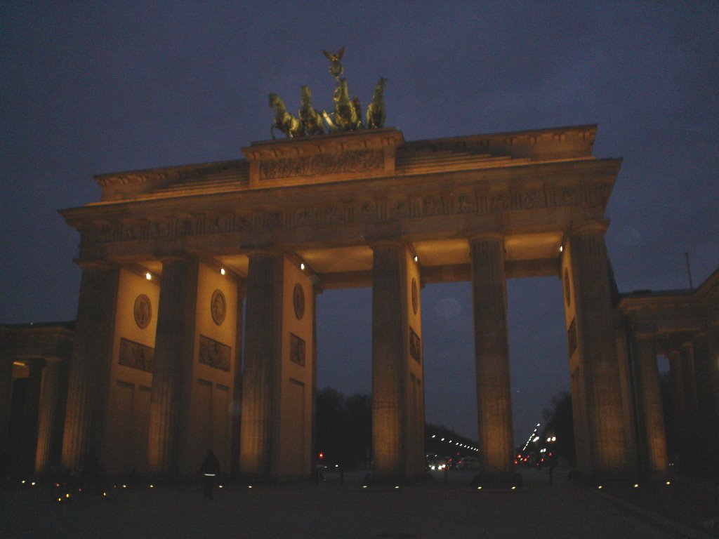 Brandenburger Tor by jarmie