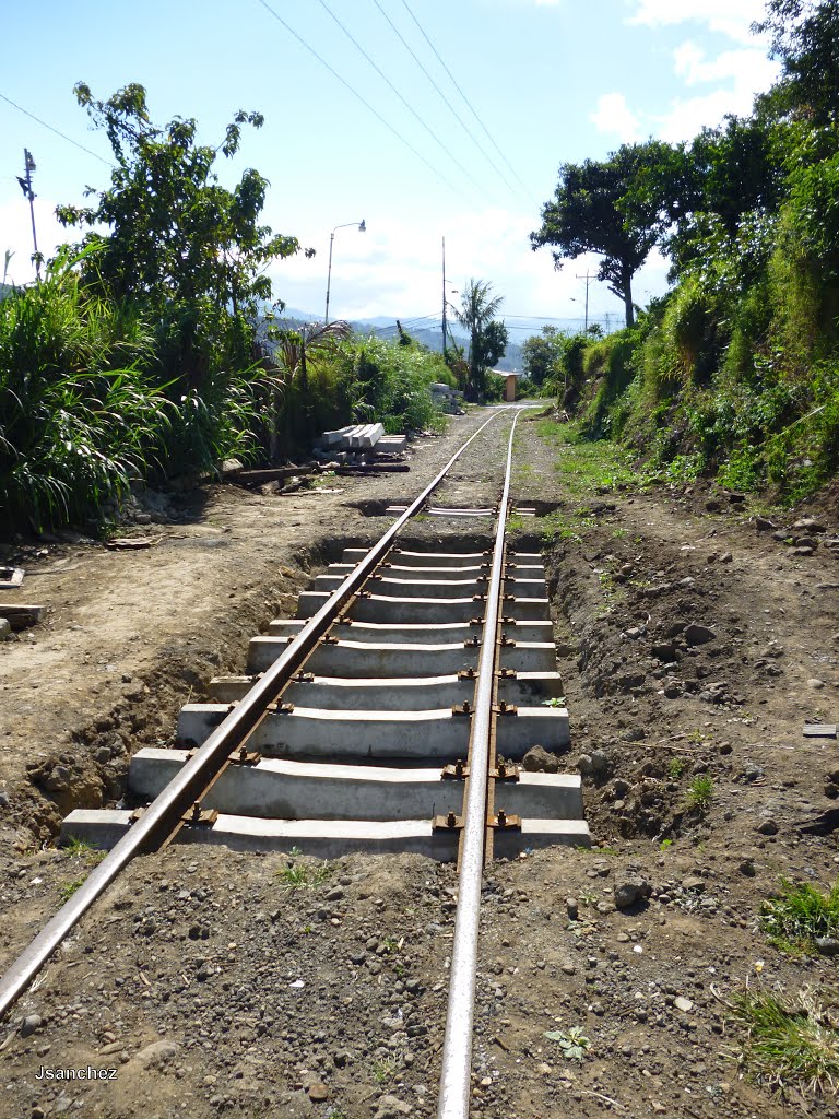 Milla 96 del Ferrocarril al Atlántico. 1/13 by J Sanchez