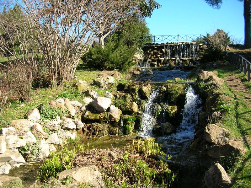 Roma. Villa Doria Pamphilj, la cascata by Mauro Tacca