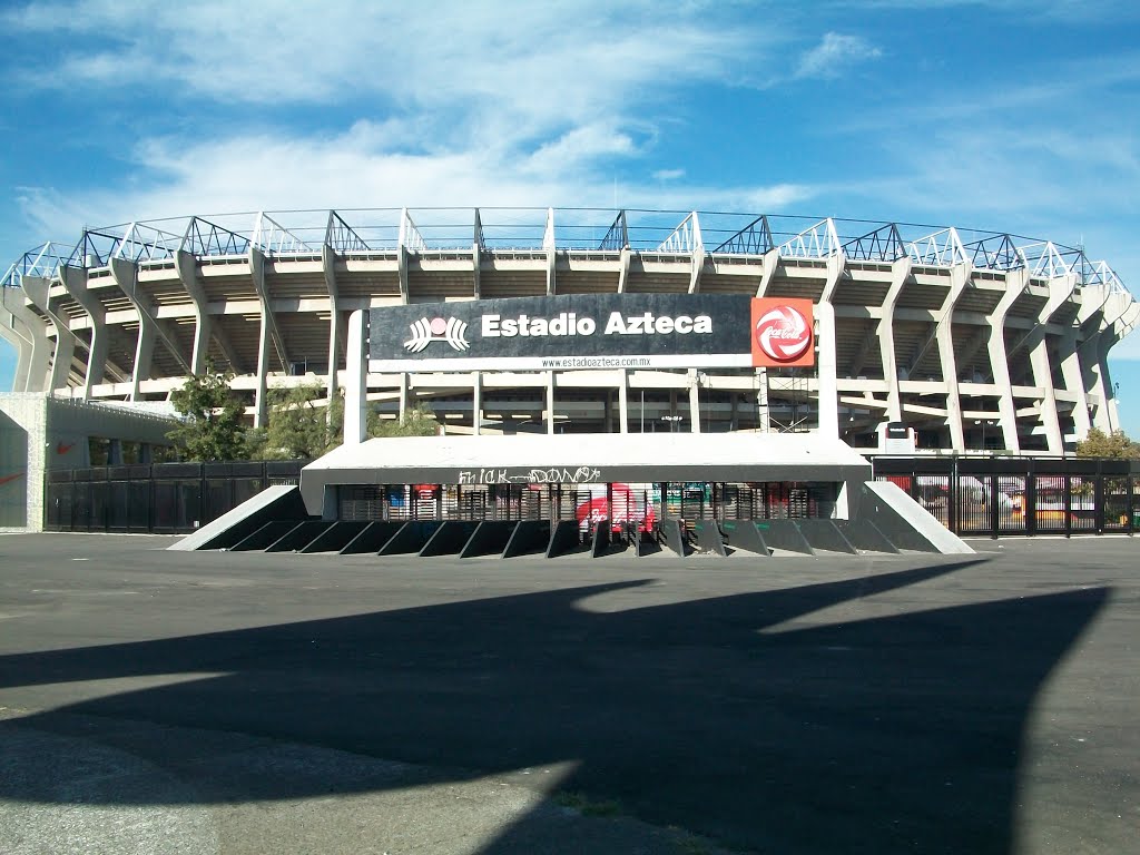 Estadio Azteca, México DF by Tony Castillo.