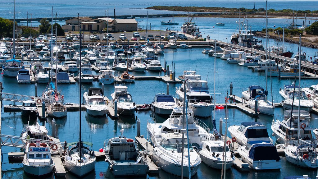 Queenscliff marina by bob.schorer