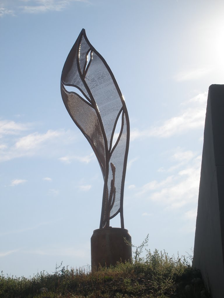 Roadside Sculpture in Fort Collins, CO by benwill