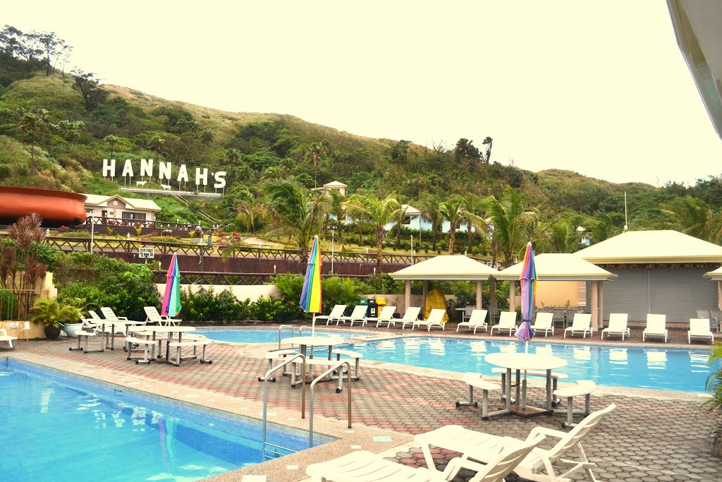 Hannah's Resort - Pagupud by Mart Anthony Figueras