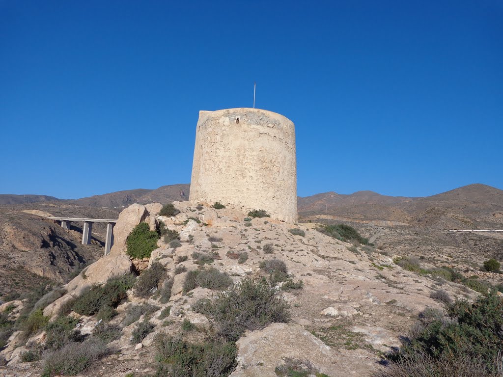 Acantilados entre Almería y Aguadulce by José Angel, delapeca