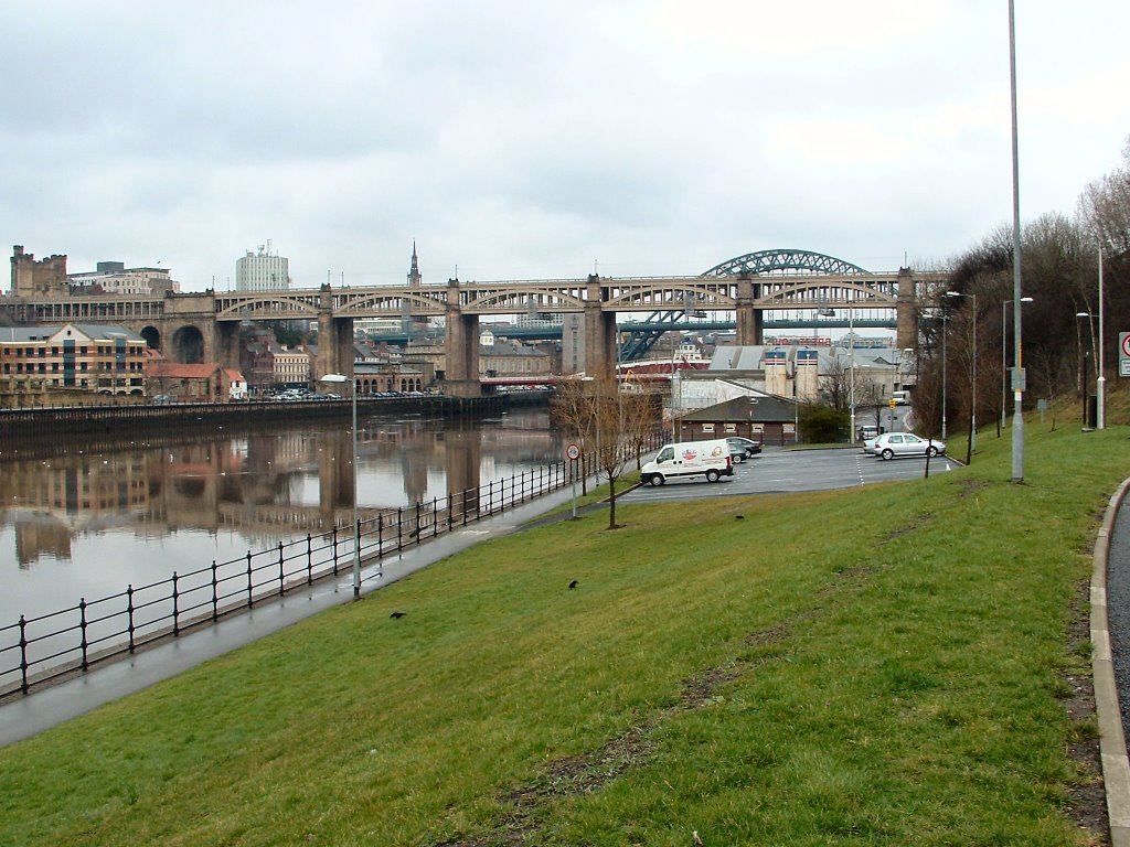 The River Tyne by phw26