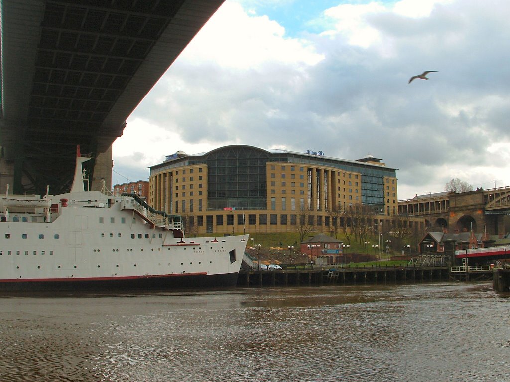 The Newcastle/Gateshead Hilton Hotel by phw26