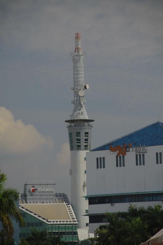 TOWER OF TELKOMSEL AT BATAM CENTER by bocah.info