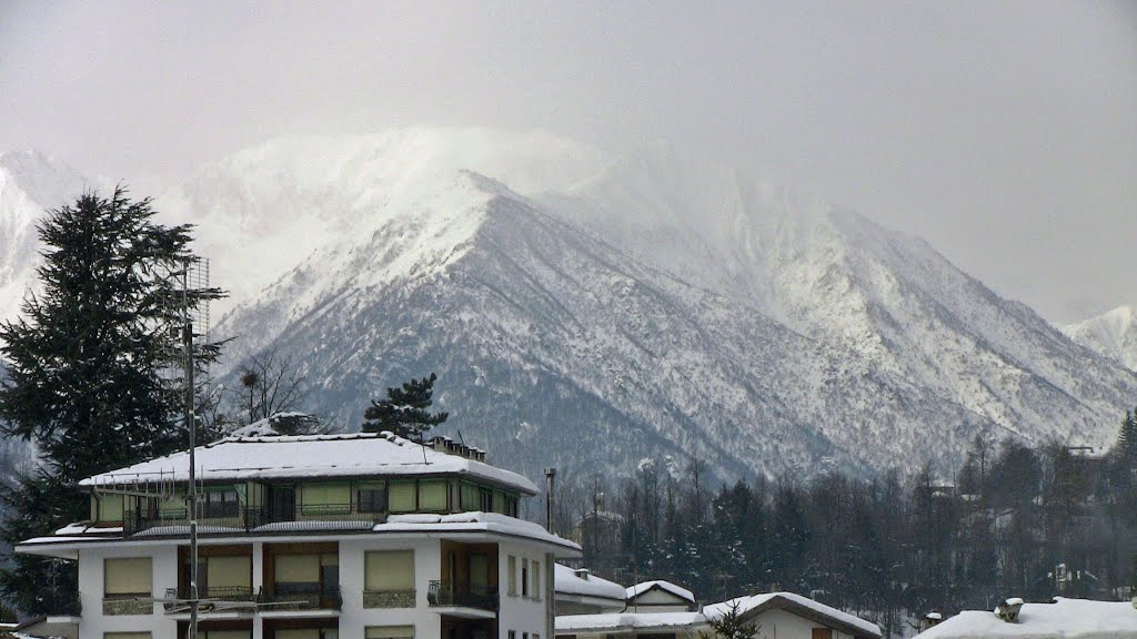 Viu` - vista dal sagrato della chiesa by ilprodedb