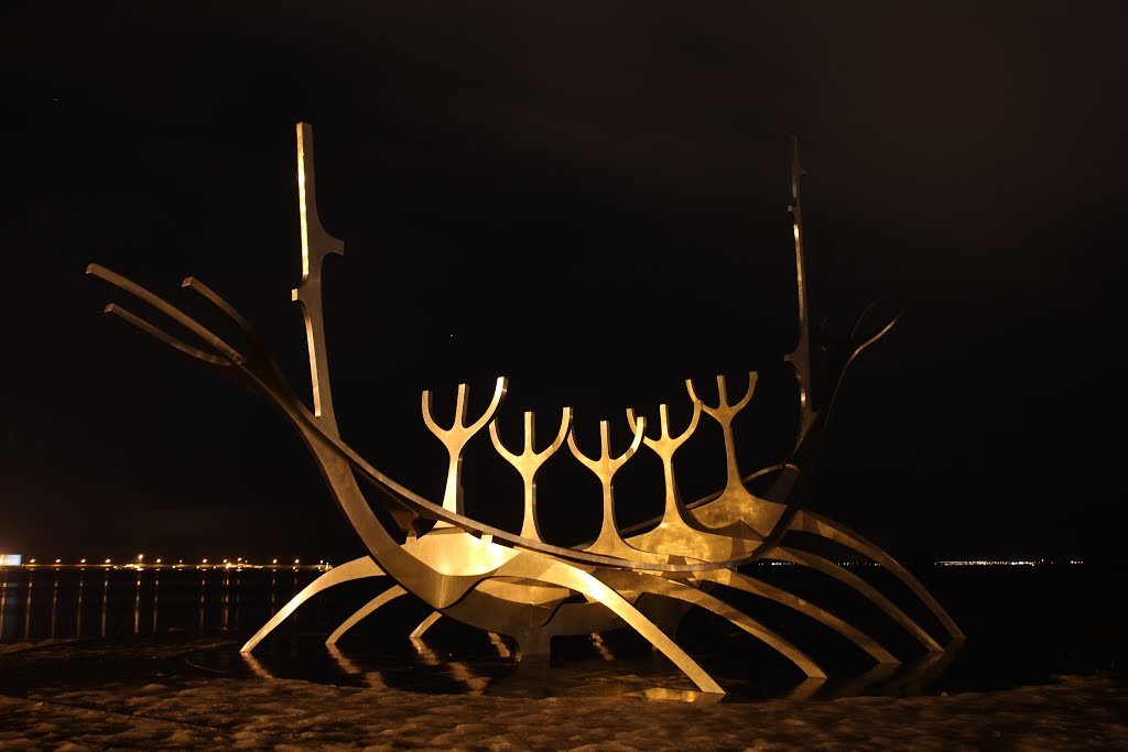 Viking Ship sculpture @ Reykjavik by XanderBW