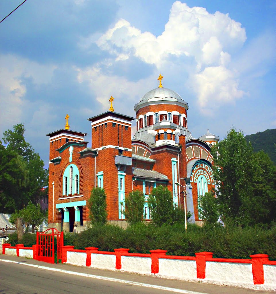 Anina - Biserica Ortodoxă ''Sf. Împăraţi Constantin şi Elena'' by danger.mouse