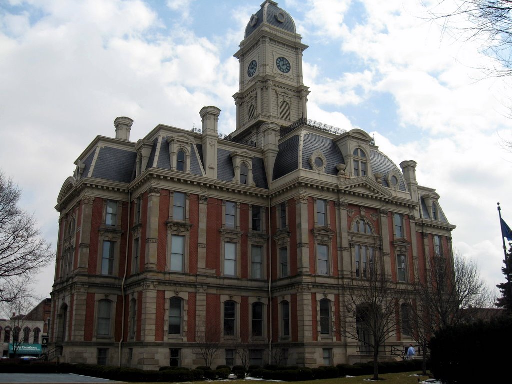 Old Courthouse in Noblesville by blibby