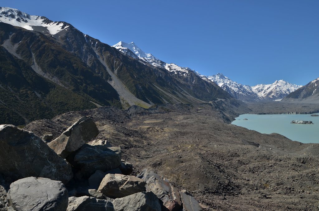 Glacier Lake - Tasman Glacier Views (Nouvelle-Zélande) by Naru Kenji