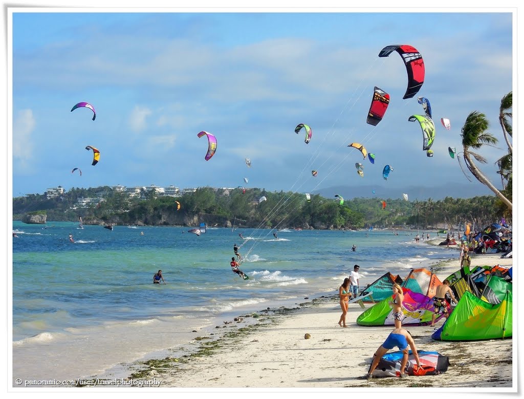 Kiteboarding - Boracay Island - Philippines by Martin Jendrichowski