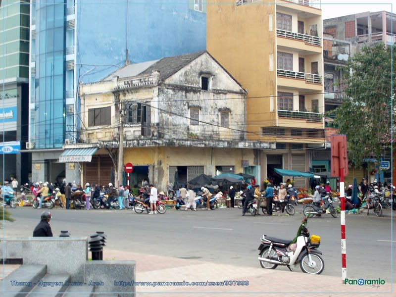 Ngã ba - Bạch Đằng >< Nguyễn Thái Học - Crossroads by Vietnam - Paracels