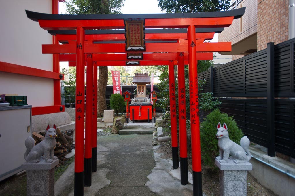 四宮神社/稲荷神社　Yo-no-miya Shrine/Inari Shrine by 石津安信