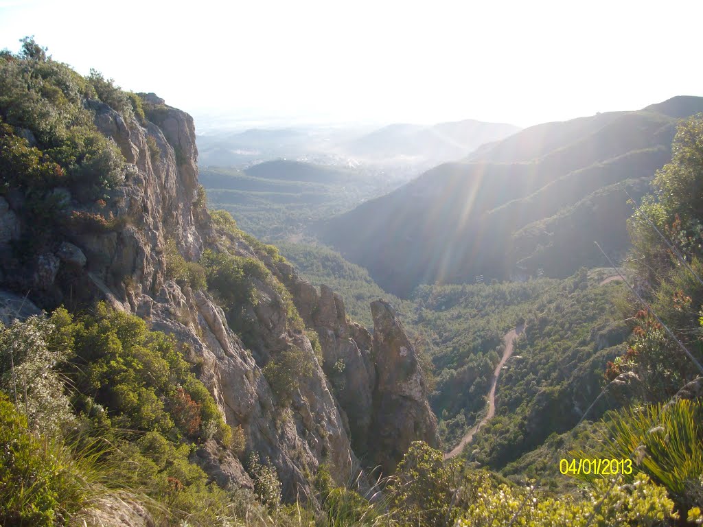 Panoràmica desde Puig de les Agulles by Jordi Capitan Ortiz