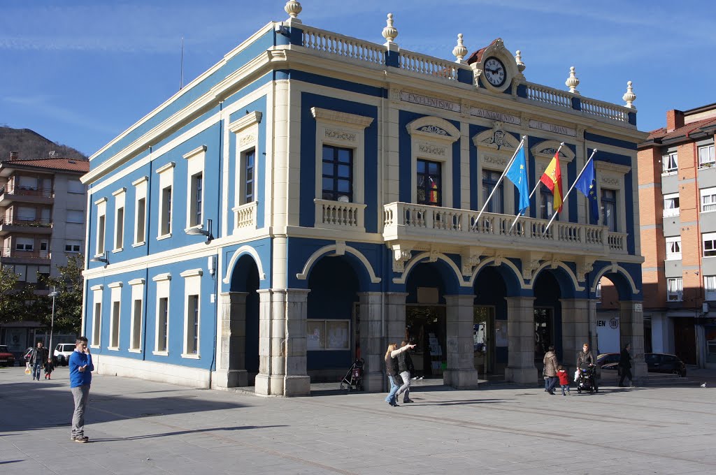 Ayuntamiento de Laviana. by La Casa del Chiflón (Bulnes)