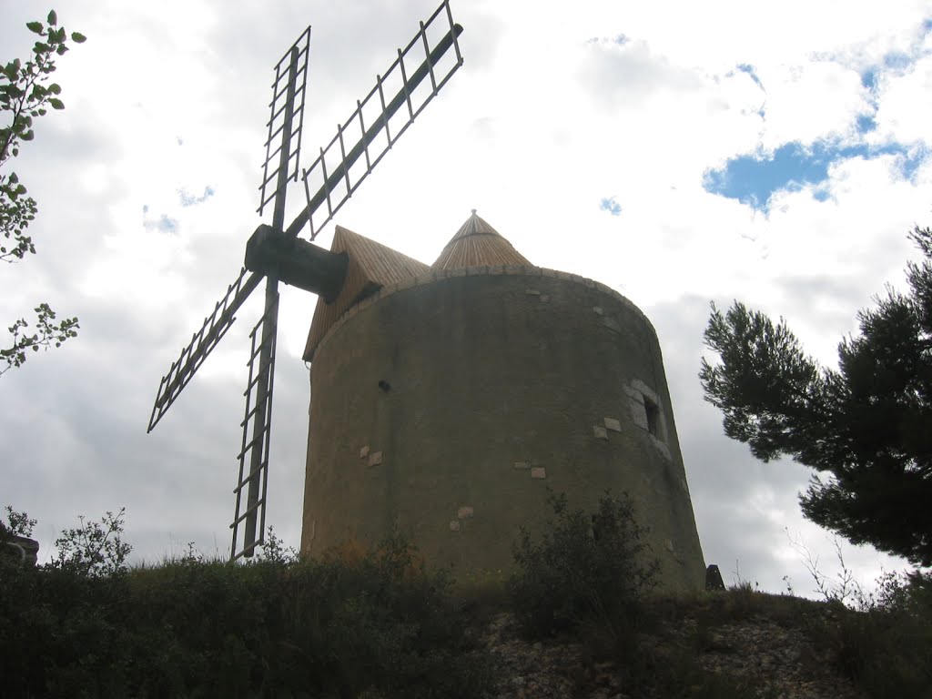 Moulin de Ventabren by Charbela