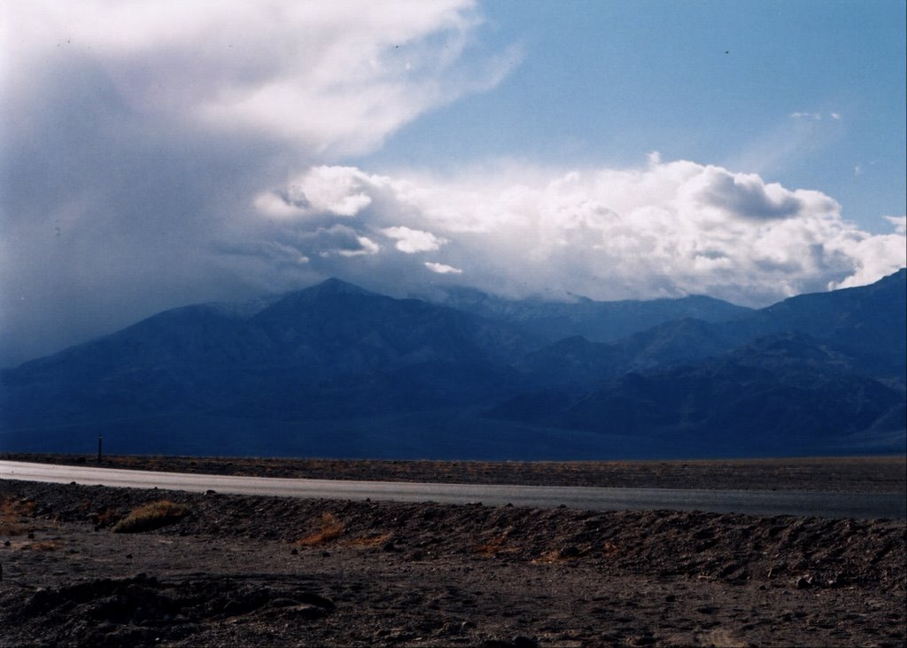 Death Valley, 2001 by niklooker