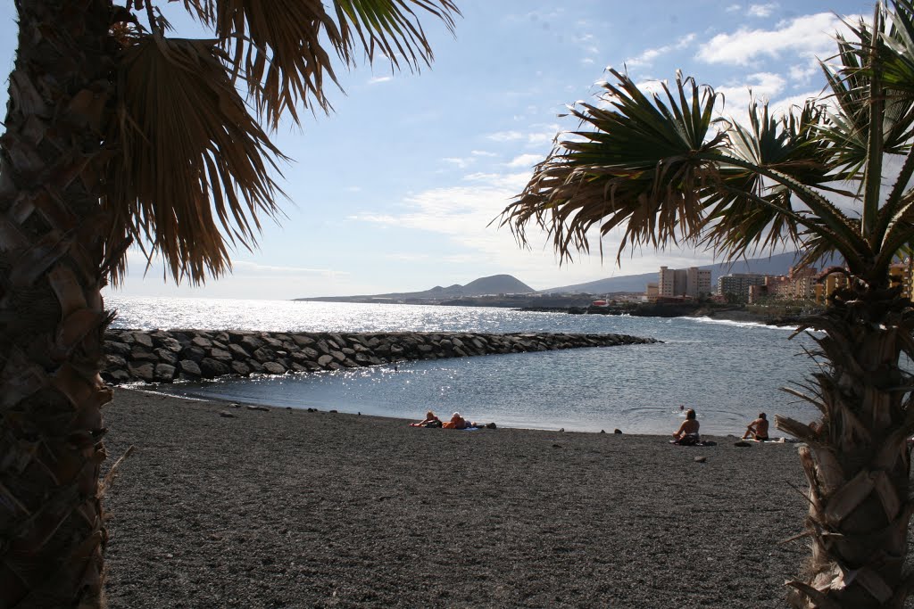 Playa de Punta Larga by José Ottati Pinto