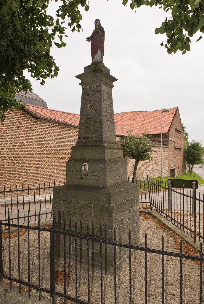 Oorlogsmonument WOI Martenslinde "Aan zyne dappere stryders" by Henri Van Ham