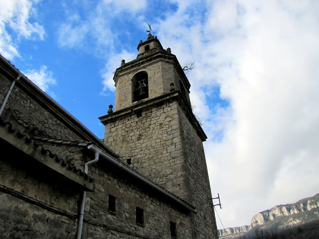 Torre de la Iglesia de San Pedro de Galdeano. by SantiUsabiaga