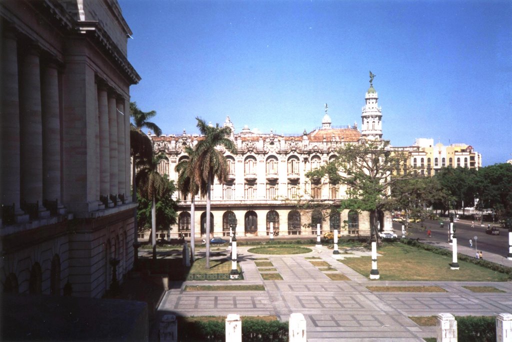 L'Avana - Teatro Garcia Lorca by maresa maremagna