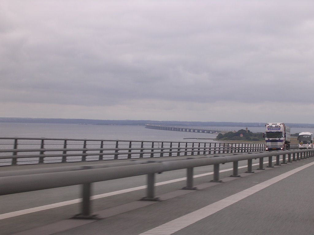 Storebelt bridge (Danemark), summer 2005 by rdaniel