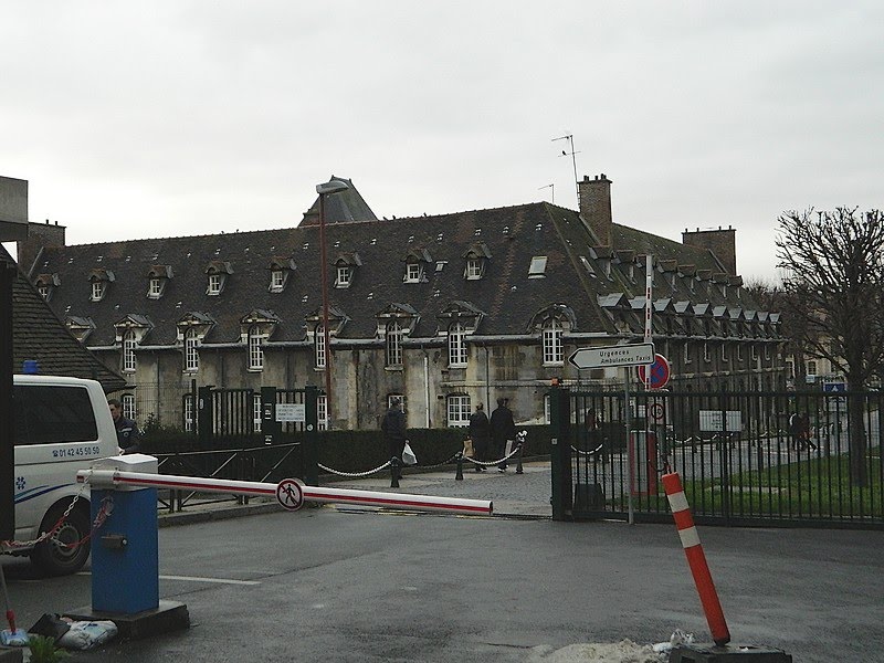 L'hôpital Saint Louis by JP.GUYOMARD