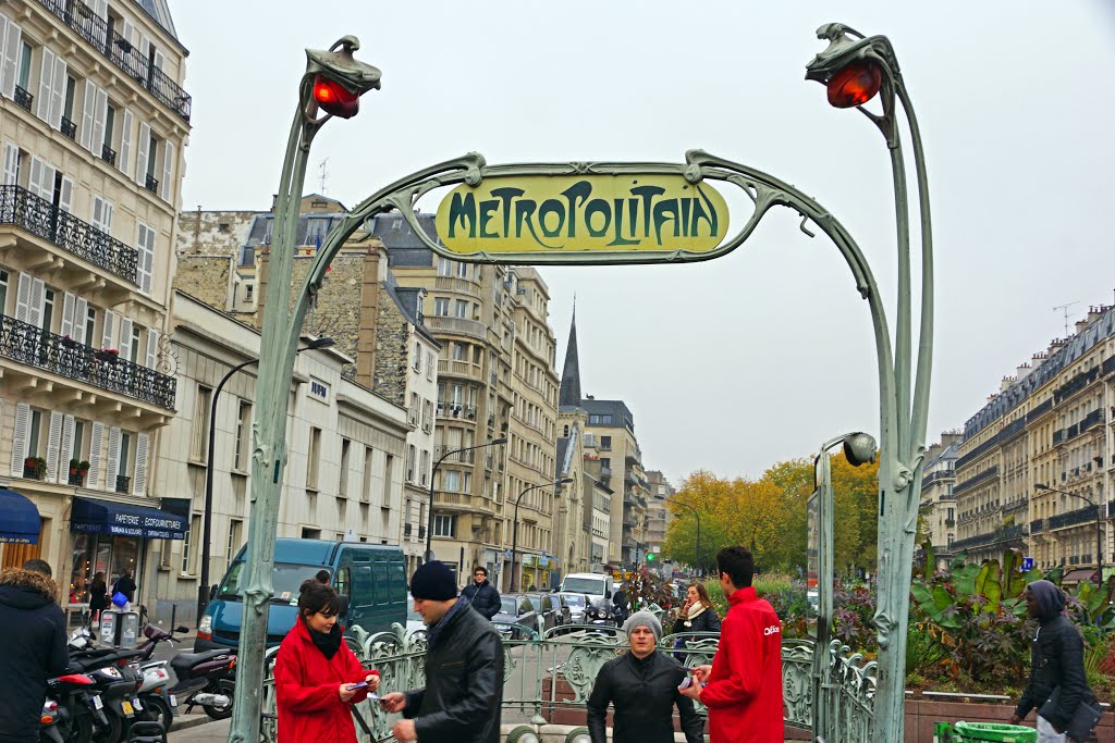 Rome metro station, Paris by andreisss