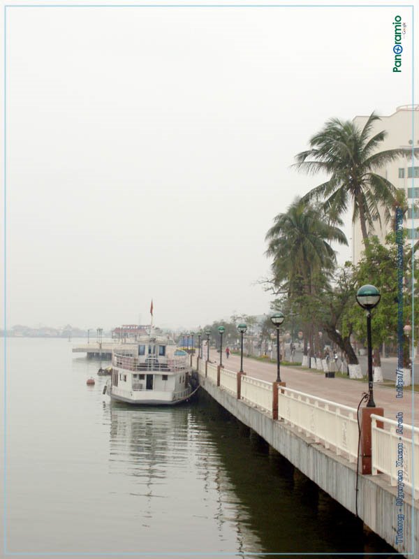 Bờ sông - Hàn - Riverside by Vietnam - Paracels