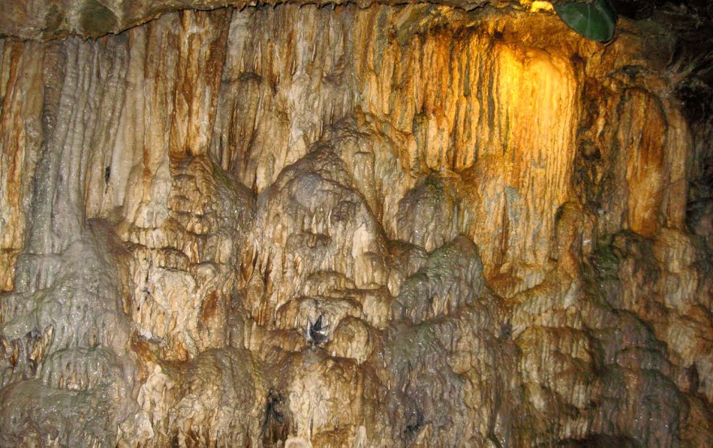 Lost River Cavern, Hellertown, PA. by Krzysztof Stasiuk