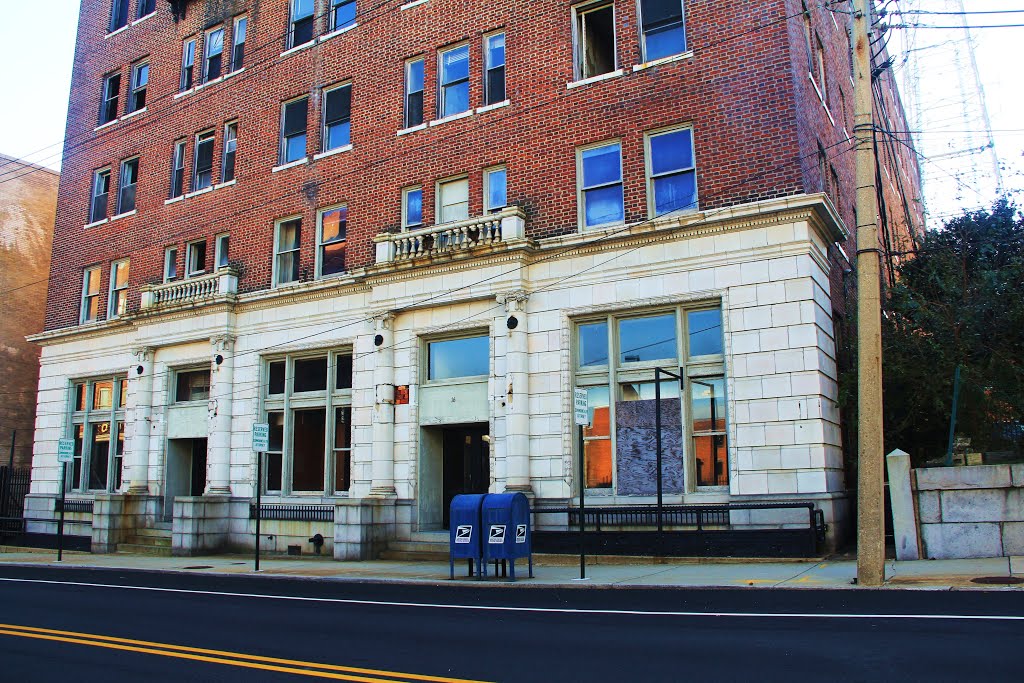 Old Building on Tabb Street (Petersburg VA) by jonmac33